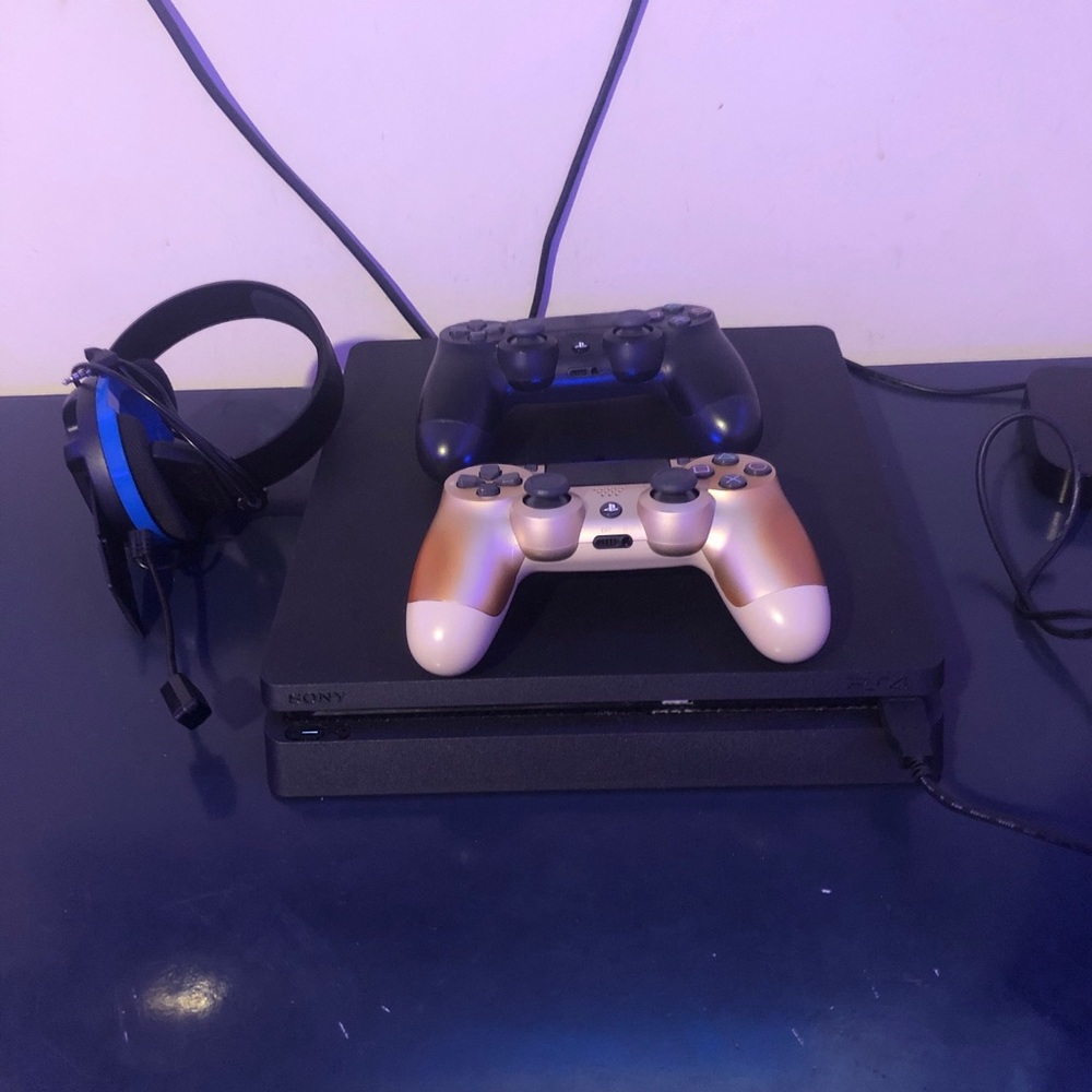 Sony PlayStation 4 1 TB